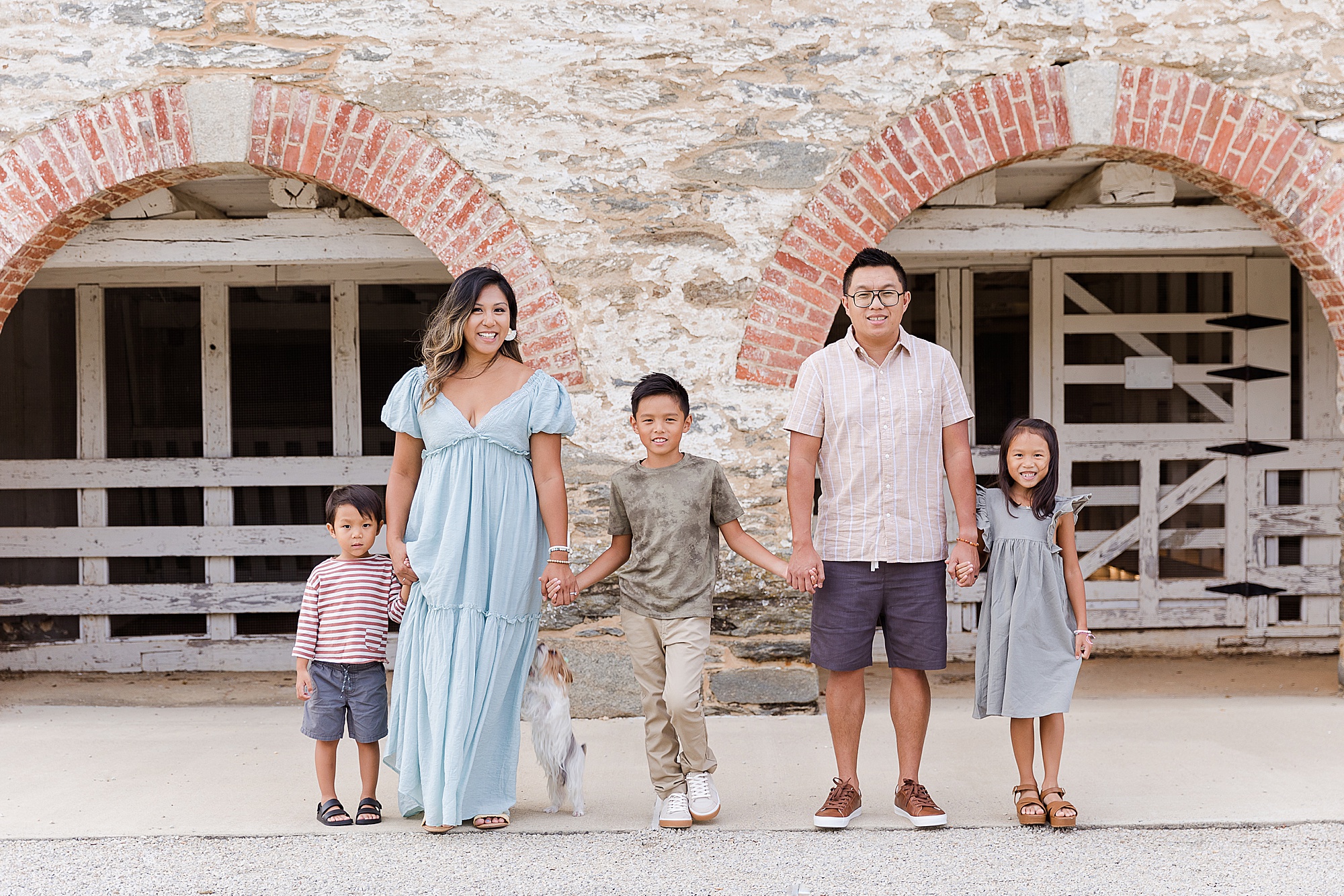how to style your family outfits for photos with Maryland family photographer