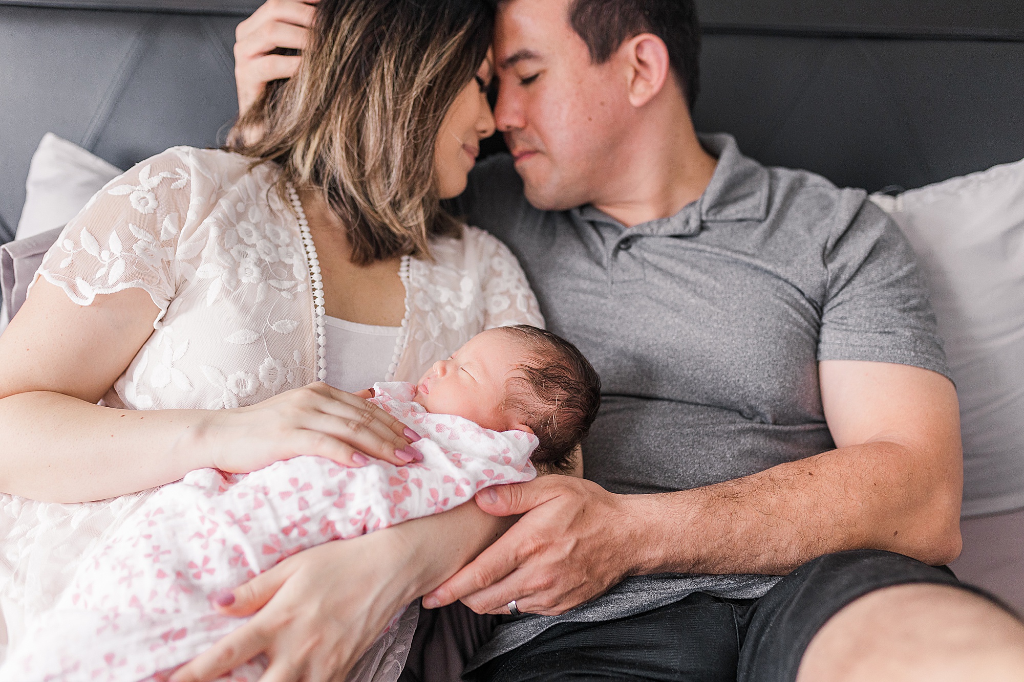 lifestyle newborn portraits for VA family