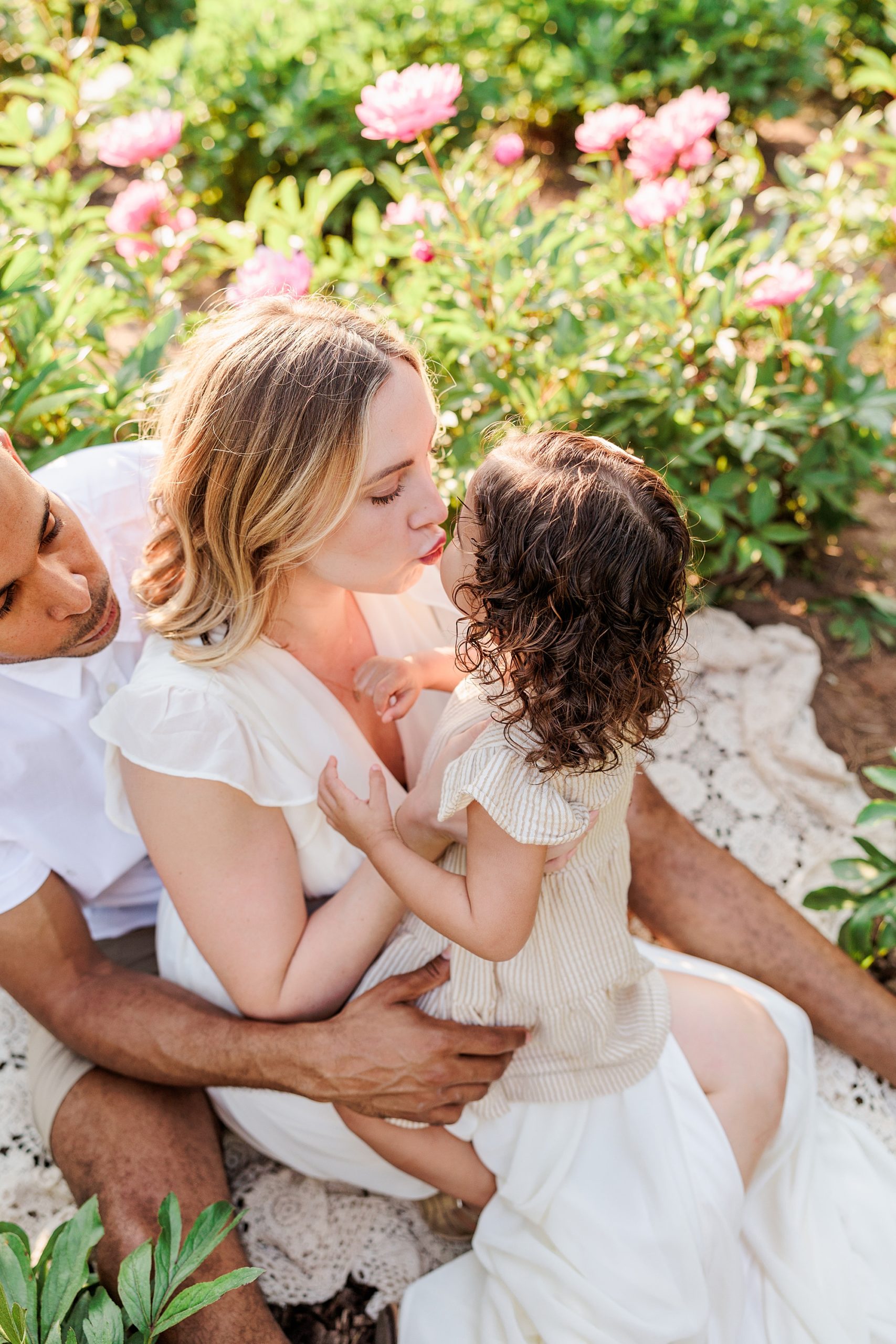inspiration for spring family photo outfits in neutral color palette