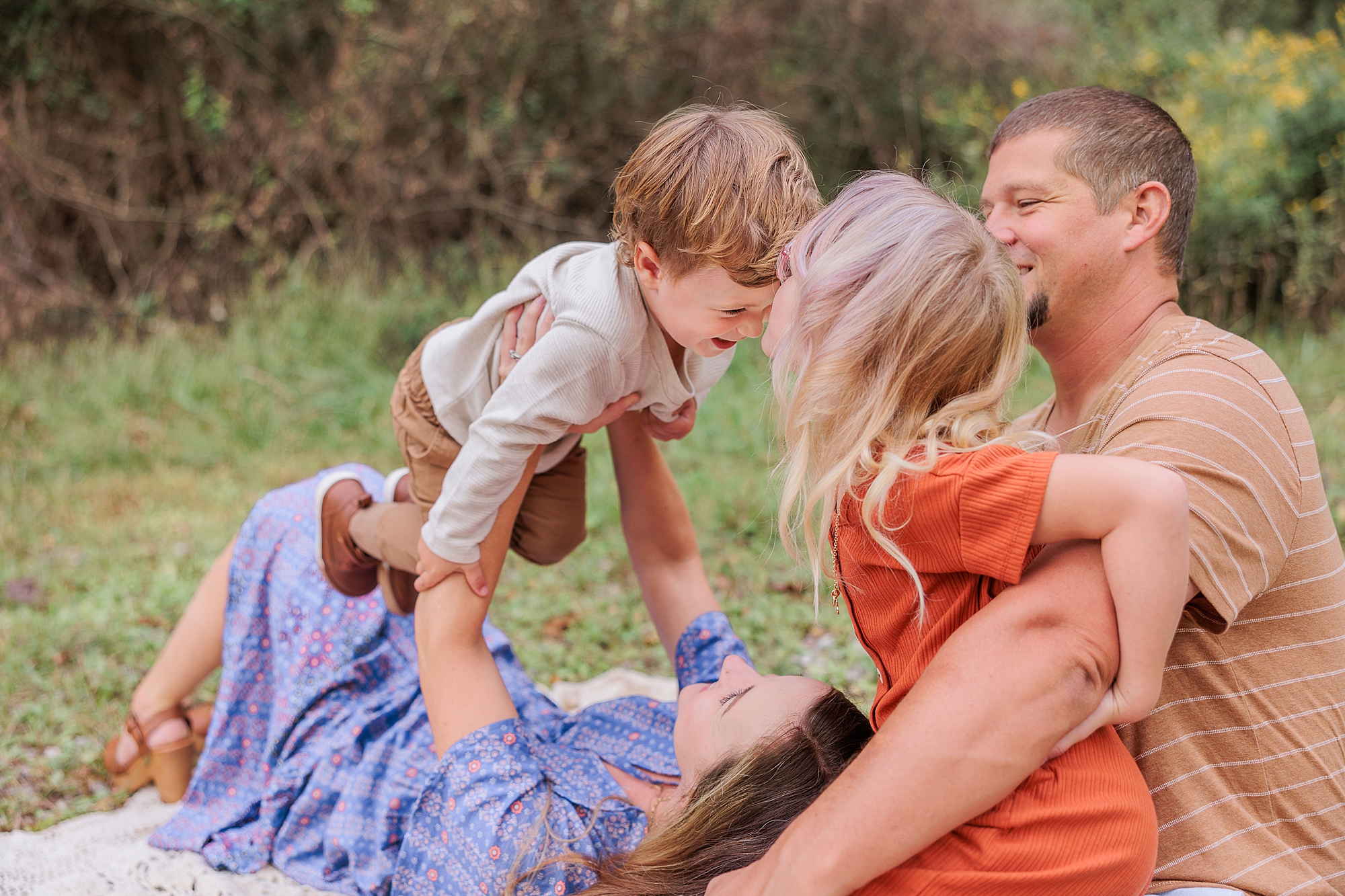 Tips to create natural and effortless family photos from Northern Virginia Family Photographer Christina Tundo Photography